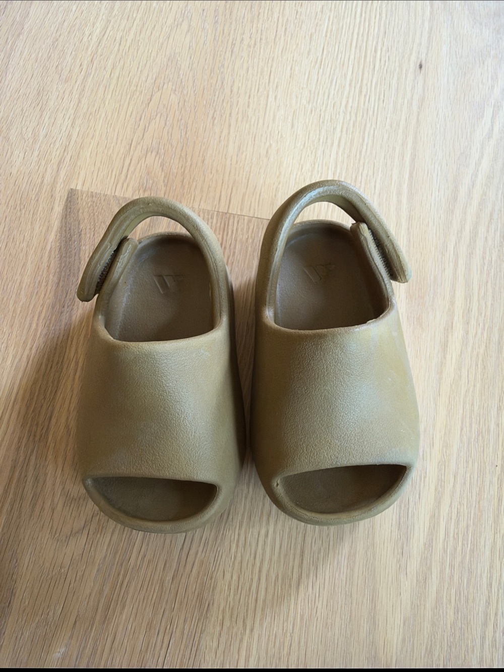 Adidas Yeezy slide infant size 5